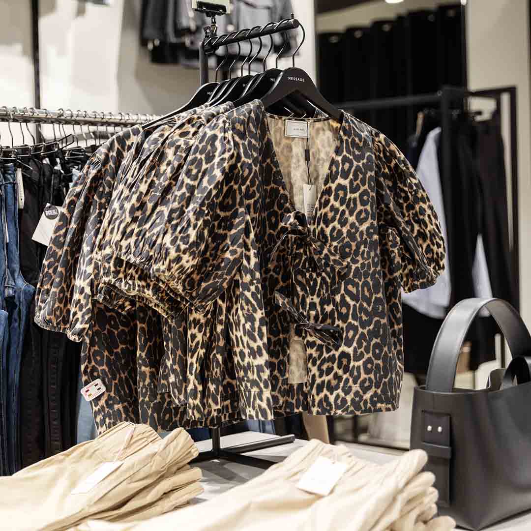 Beautiful leopard print shirt from Message in Frederiksberg.